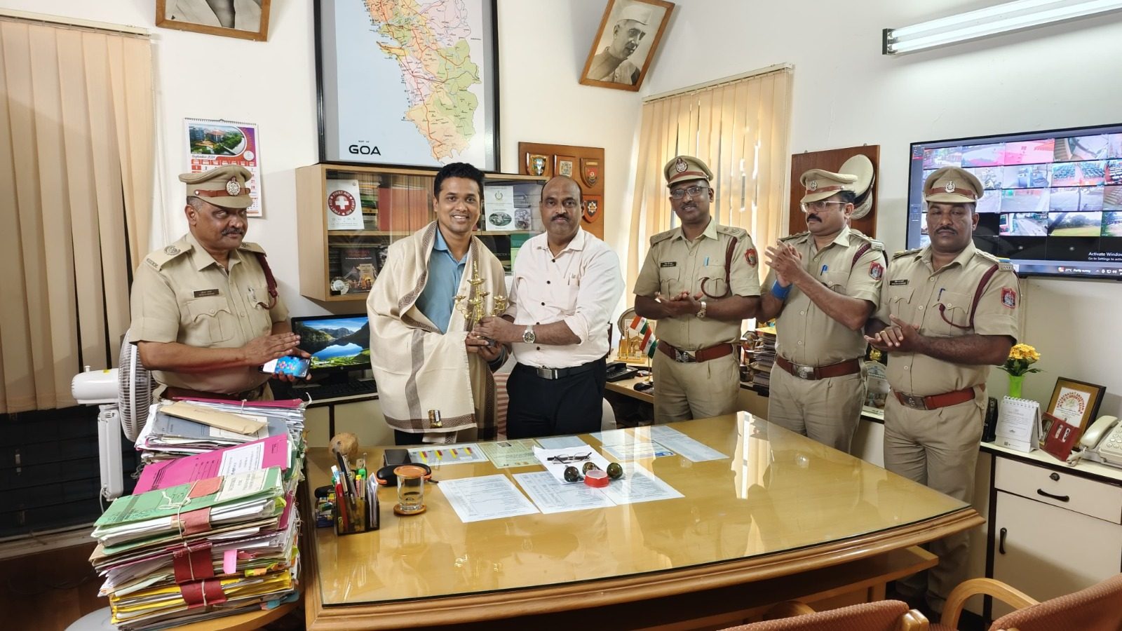 Felicitation of Nabhowani Technologies trainer by Goa Fire and Emergency Services officials